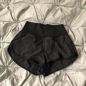 lululemon - shorts
